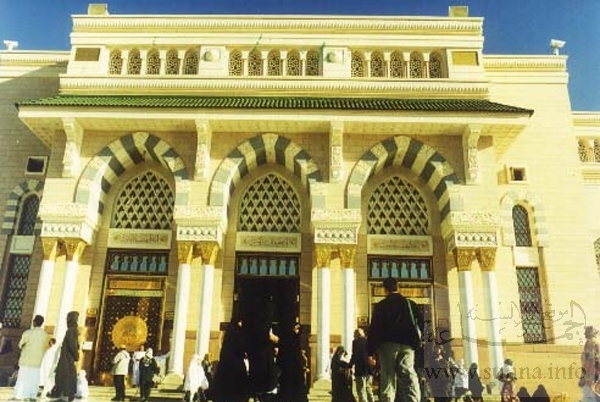 بوابة إلى الحرم المدني A gate to Alharam Almadani