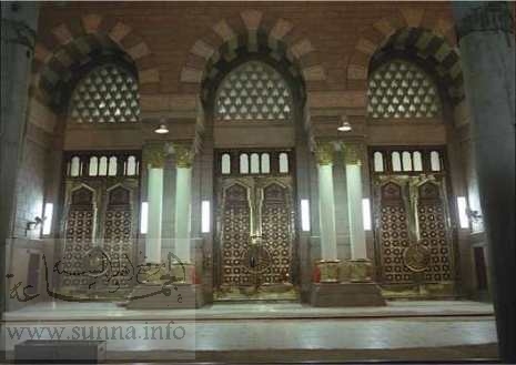 البوابة الرئيسية للمسجد النبوي
