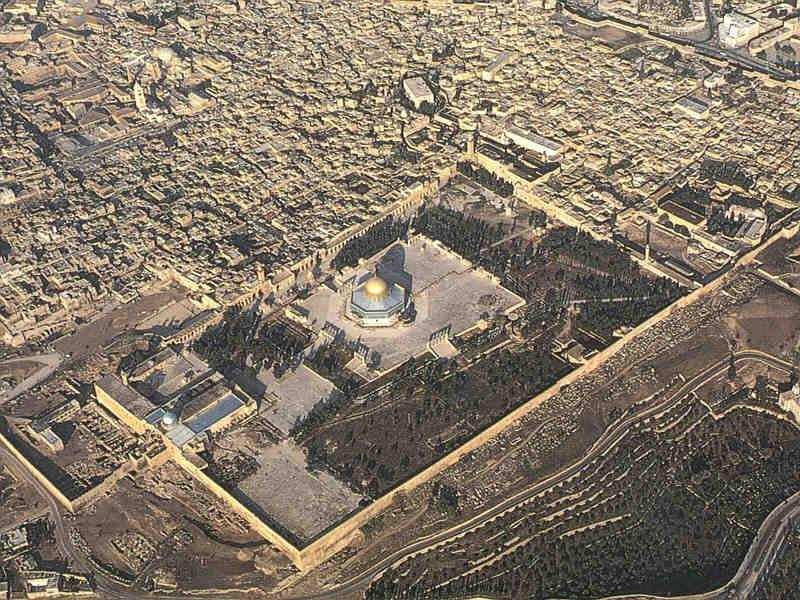 Aerial view: Al aqsa صورة جوية لحرم المسجد الاقصى