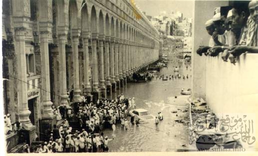 Makkah under water