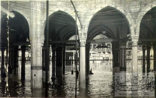 Makkah under water