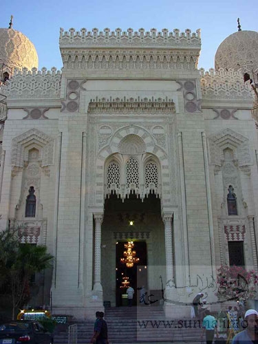 The facade of a mosque in alxandria واجهة مسجد في الإسكندرية