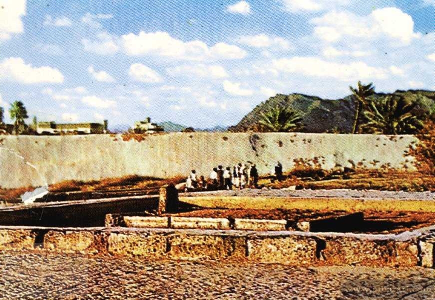 grave of othman ibn afan عثمان ابن عفان