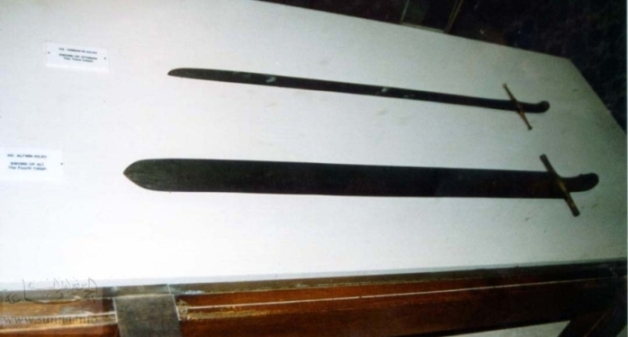 Sayyiduna Umar's and Sayyiduna Ali's Sword