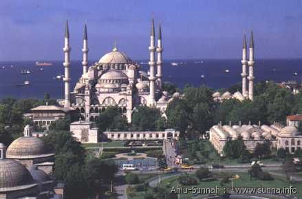 The mosque of Ah^mad the third in Istanbul سجد أحمد الثالث في إسطنبول