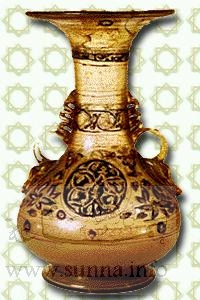 copper vessel جرة نحاسية مزخرفة