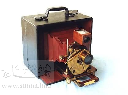 old camera كاميرا قديمة