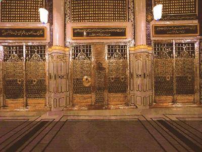 Inside Madinah المواجهة الشريفة امام قبر النبي